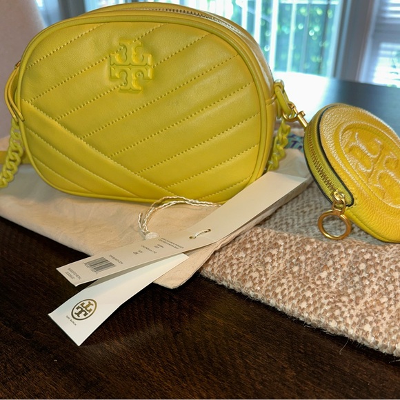 Tory Burch Kira Chevron Powder Coated Camera Bag- Size OS - Picture 2 of 16